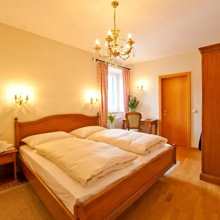 Elefant Hotel 3*